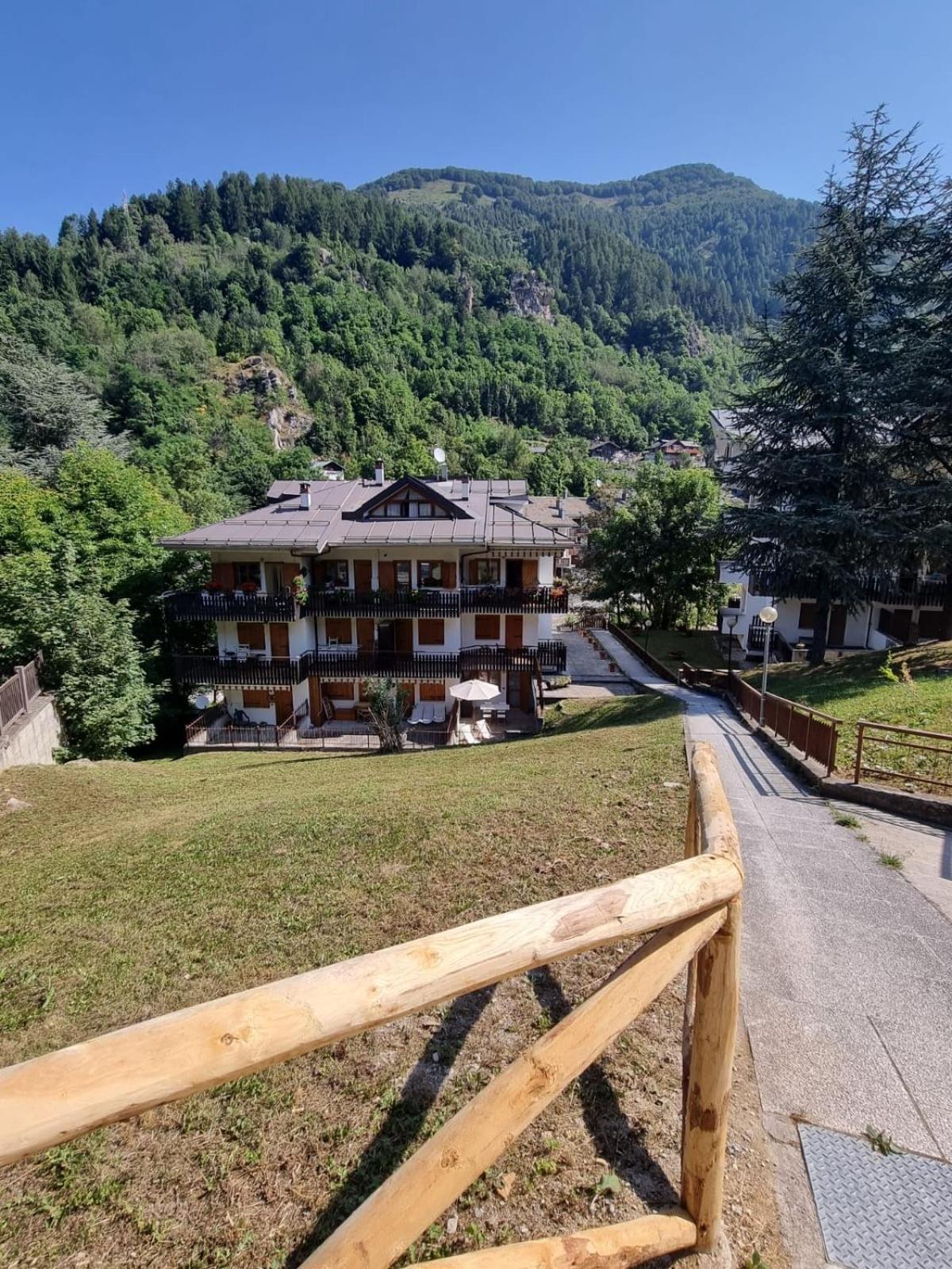 La Casa Del Cervo Lejlighed Limone Piemonte Eksteriør billede